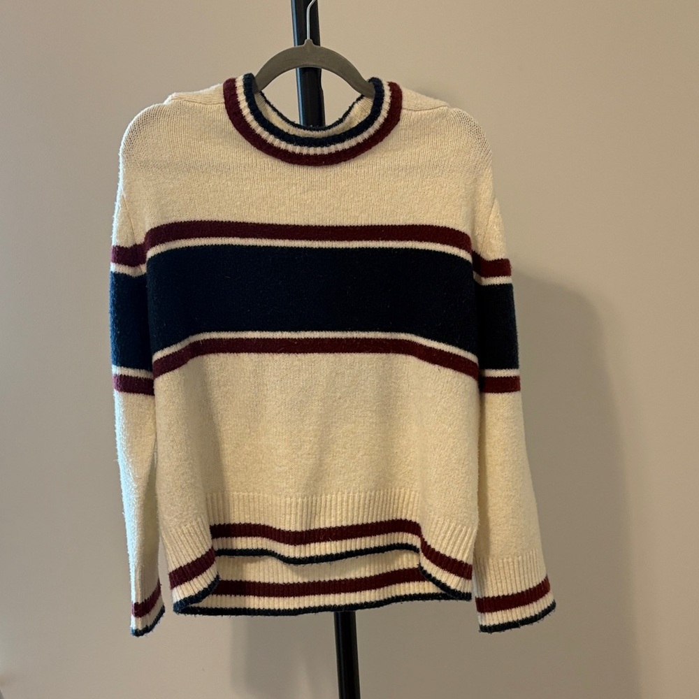 Abercrombie & Fitch sweater